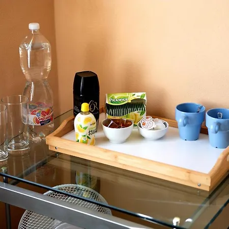 Kwatera prywatna Cozy At Metro Station, Private Bathroom, 9minutes Oldtown, 15minutes Airport, Wifi *